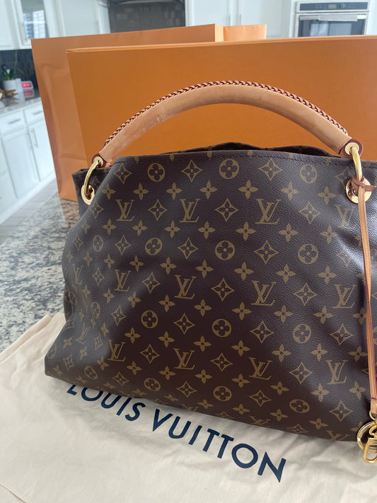 Louis Vuitton Artsy Bag