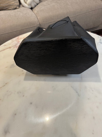 Louis Vuitton Epi leather sling bag